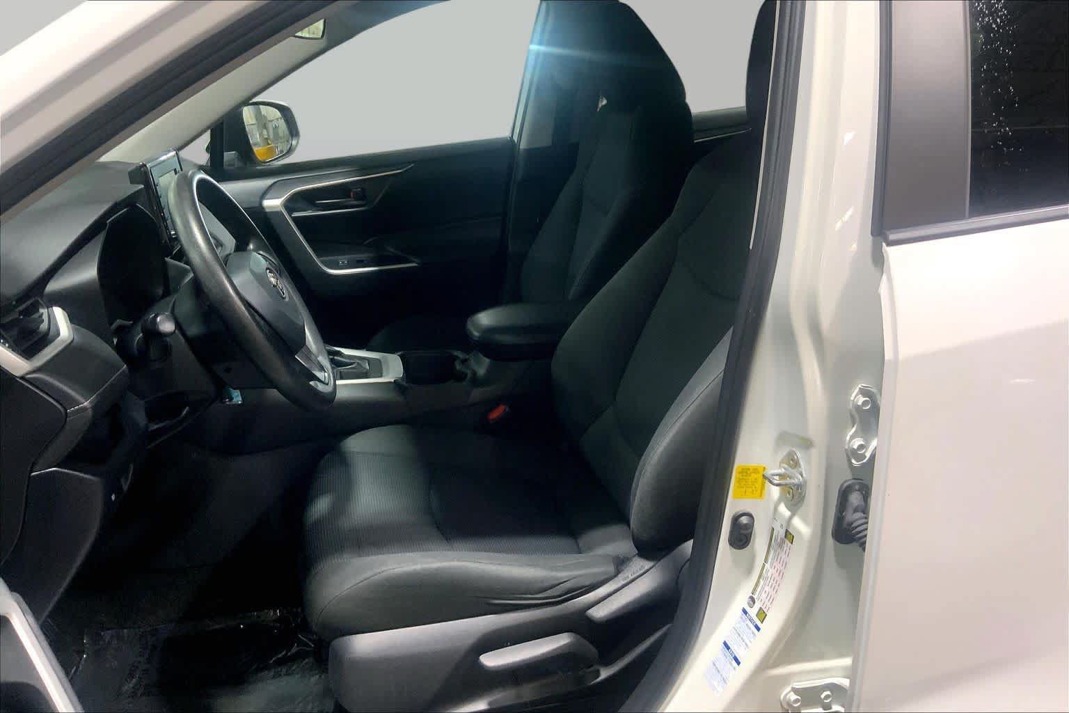 Used 2020 Toyota RAV4 LE w/ All Weather Liner Package AWD/4WD image 8