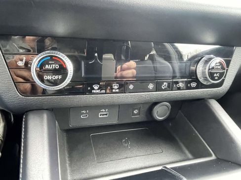 Used 2024 Mitsubishi Outlander SEL image 20