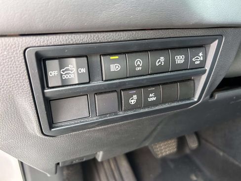 Used 2024 Toyota Tundra Platinum AWD/4WD image 20