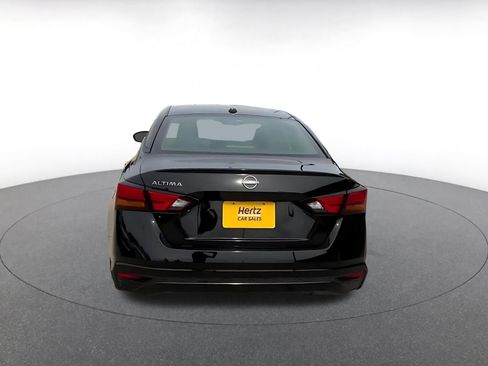 Used 2025 Nissan Altima 2.5 SV FWD image 12