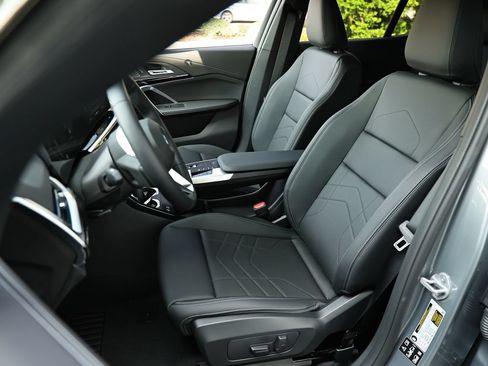 New 2027 BMW X2 xDrive28i AWD/4WD image 19