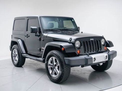 Used 2011 Jeep Wrangler Sahara image 9