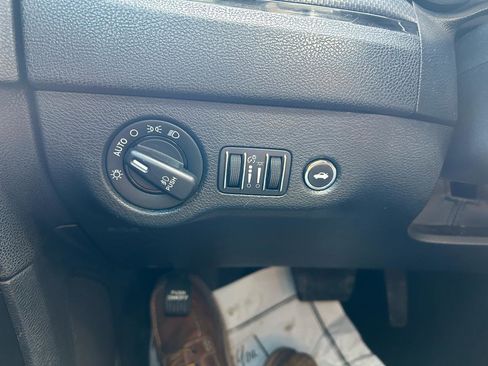 Used 2013 Chrysler 300 S image 27