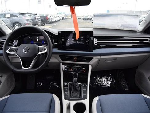 New 2026 Volkswagen Jetta SE image 7