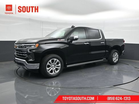 Used 2022 Chevrolet Silverado 1500 LTZ w/ Z71 Off-Road Package AWD/4WD image 6