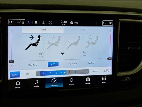 Used 2024 Chrysler Pacifica Touring-L FWD image 13