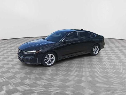Certified 2025 Honda Accord LX image 4