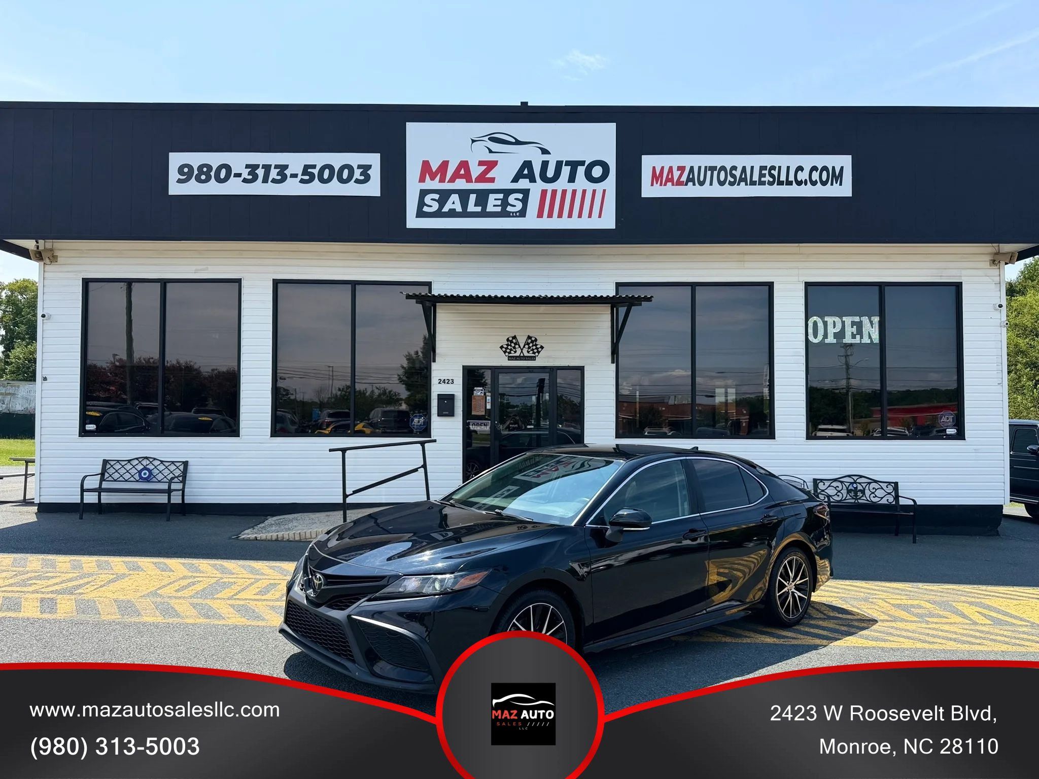Used 2023 Toyota Camry SE FWD image 1