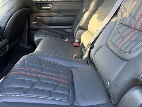 Used 2025 Nissan Armada PRO-4X w/ Pro-4X Premium Package image 15