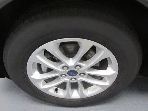 Used 2022 Ford Escape SE w/ Convenience Package FWD image 13