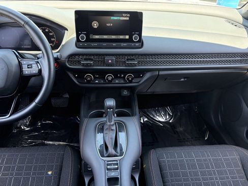 Certified 2025 Honda HR-V Sport image 15