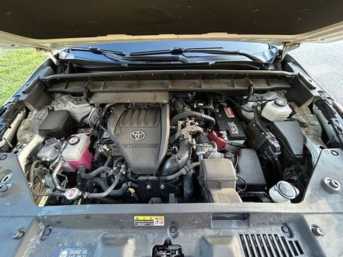 Used 2023 Toyota Highlander Limited FWD image 12