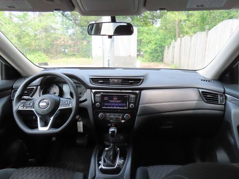 Used 2018 Nissan Rogue S FWD image 23