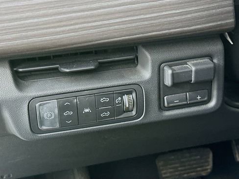 Used 2025 GMC Sierra EV Denali image 14