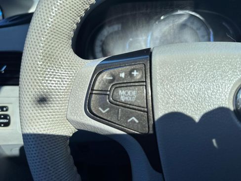 Used 2012 Toyota Sienna SE image 17