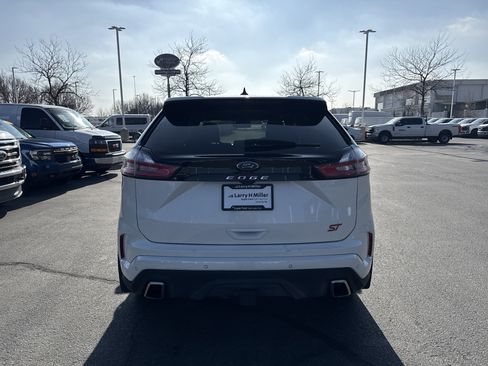 Used 2022 Ford Edge ST w/ Equipment Group 401A image 4