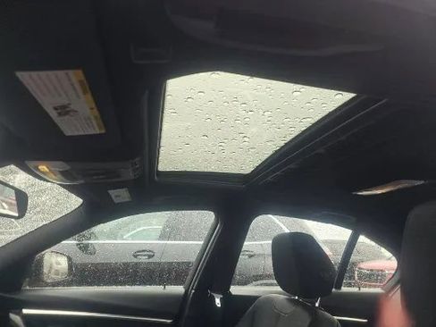 Used 2017 BMW 330i xDrive Sedan w/ Premium Package image 13