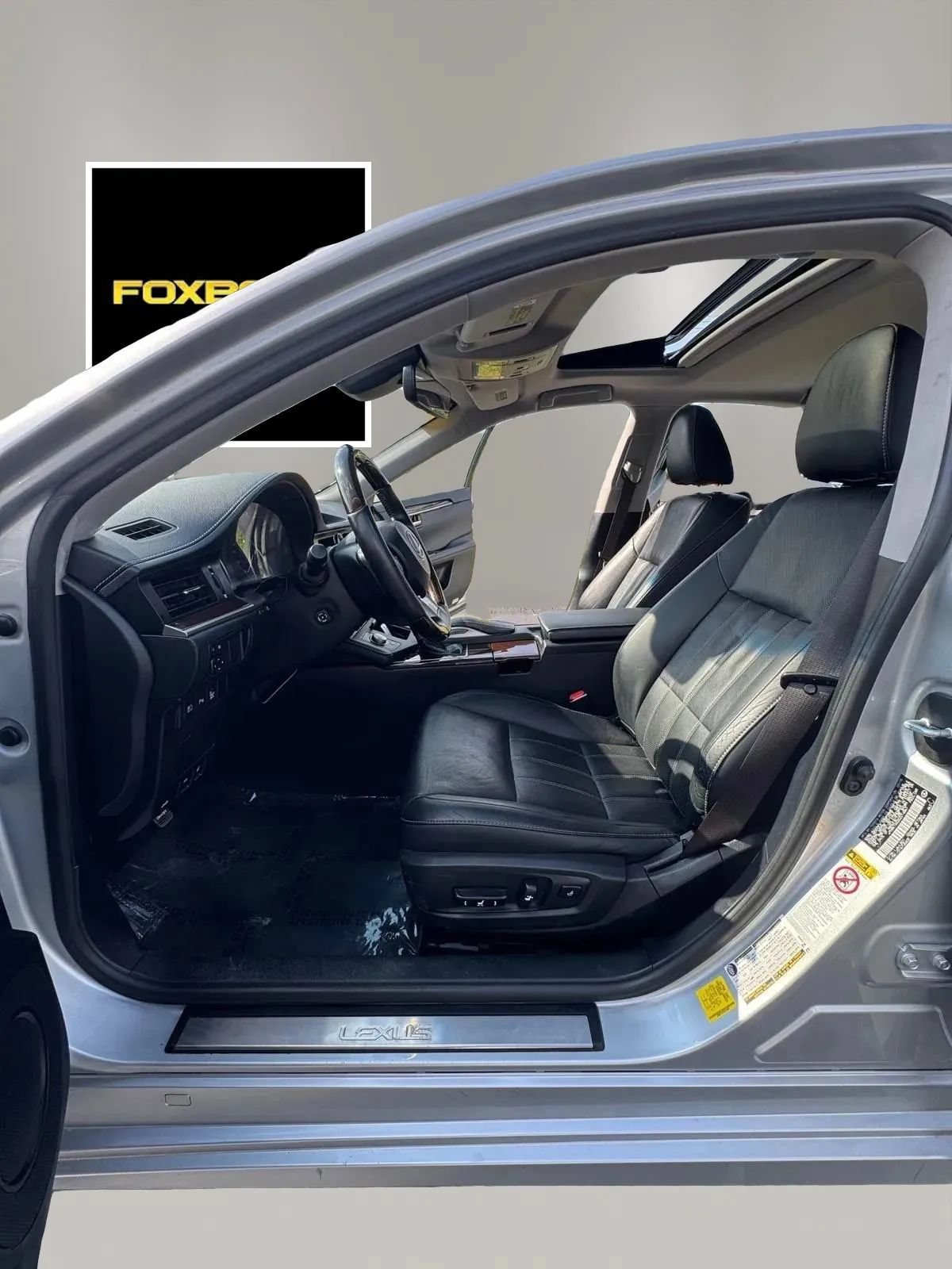 Used 2016 Lexus ES 350 w/ Luxury Package w/Wood Trim FWD image 9