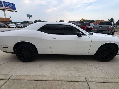 Used 2011 Dodge Challenger RWD image 6