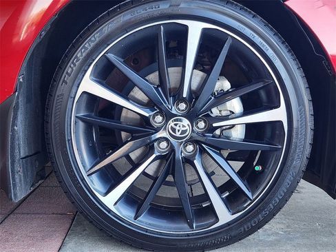 Used 2020 Toyota Camry XSE image 4