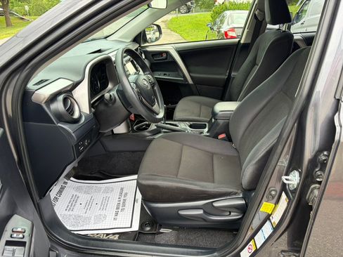 Used 2018 Toyota RAV4 LE w/ All Weather Liner Package AWD/4WD image 16