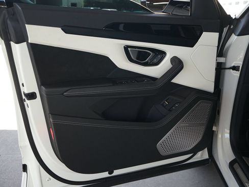 Used 2023 Lamborghini Urus S AWD/4WD image 25