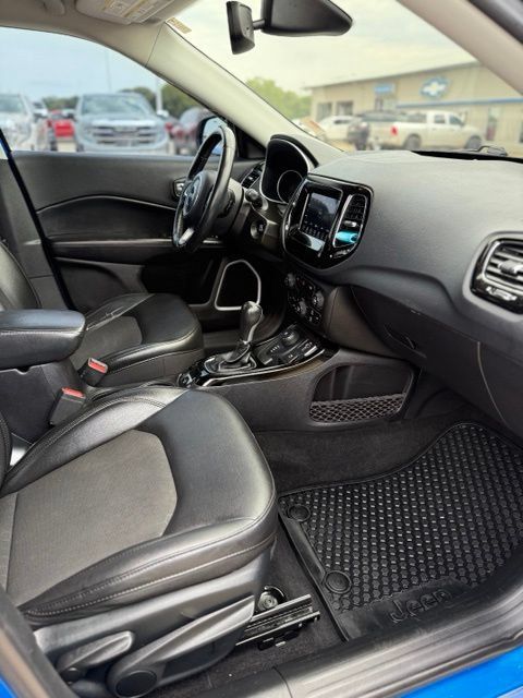 Used 2019 Jeep Compass Latitude AWD/4WD image 15