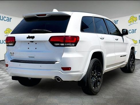 Used 2018 Jeep Grand Cherokee Altitude AWD/4WD image 6
