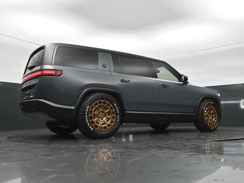 Used 2025 Rivian R1S Premium AWD/4WD image 42