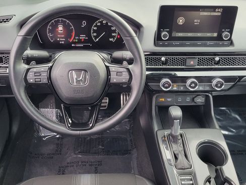 Used 2025 Honda Civic Sport image 4