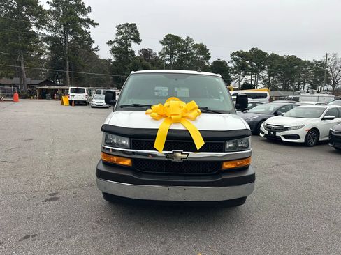 Used 2018 Chevrolet Express 3500 LT w/ LT Preferred Equipment Group image 5