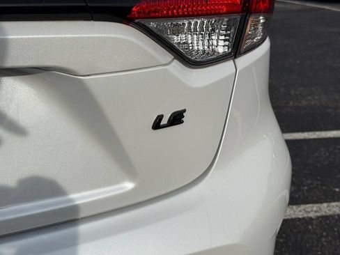 Used 2026 Toyota Corolla LE w/ LE Premium Package FWD image 8