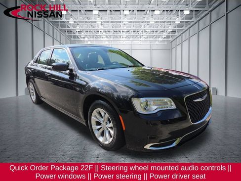 Used 2015 Chrysler 300 Limited RWD image 1