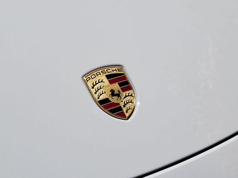 Used 2025 Porsche 718 Cayman RWD image 34