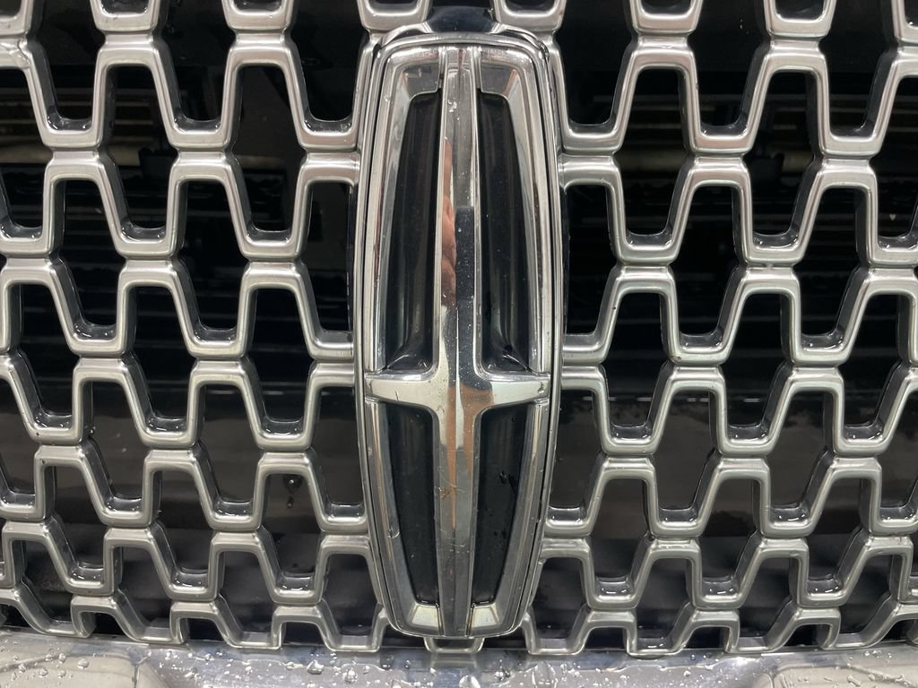 Used 2020 Lincoln MKZ FWD image 24