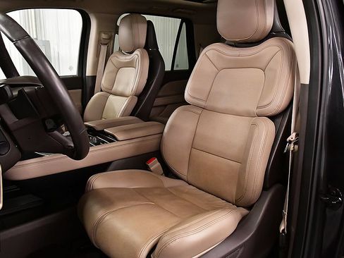 Used 2024 Lincoln Navigator Reserve AWD/4WD image 28