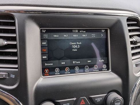 Certified 2020 Jeep Grand Cherokee Laredo AWD/4WD image 17