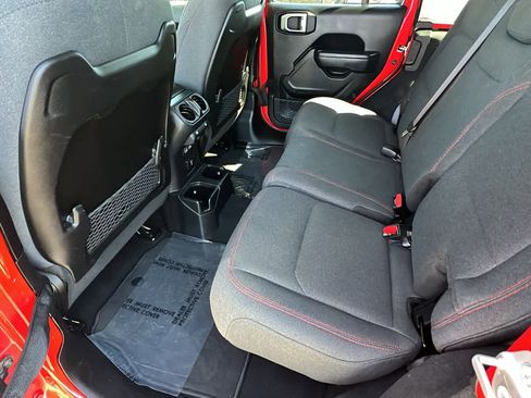 Certified 2024 Jeep Wrangler Unlimited Rubicon image 24