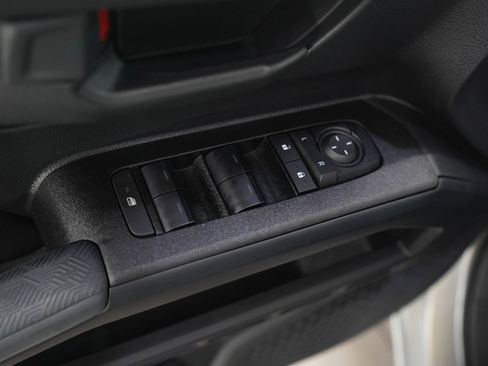 Used 2025 Toyota 4Runner SR5 AWD/4WD image 19