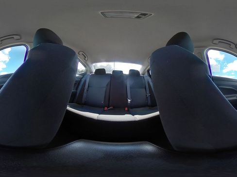 Used 2025 Nissan Versa SV FWD image 40