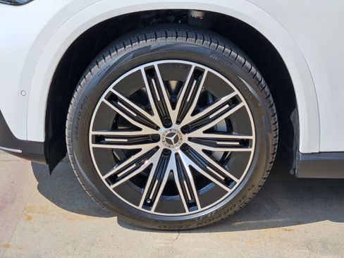 New 2026 Mercedes-Benz EQE 320 4MATIC SUV image 11