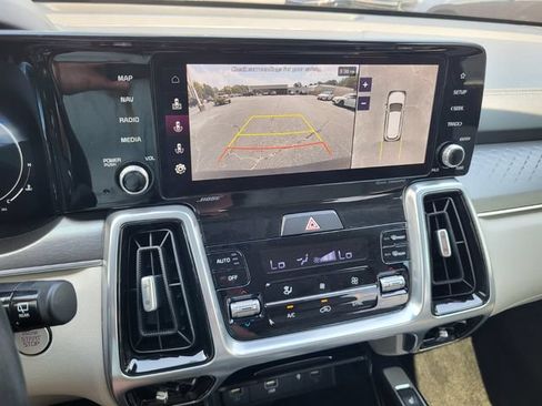 Certified 2023 Kia Sorento SX AWD/4WD image 21