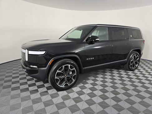 Used 2024 Rivian R1S Adventure AWD/4WD image 1