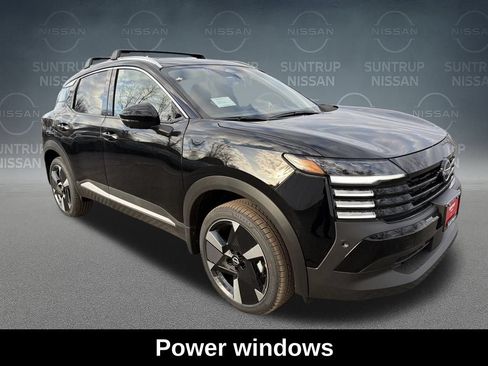 Used 2026 Nissan Kicks SR w/ SR Premium Package FWD image 9