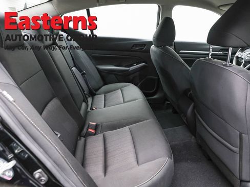 Used 2023 Nissan Altima 2.5 SV FWD image 23