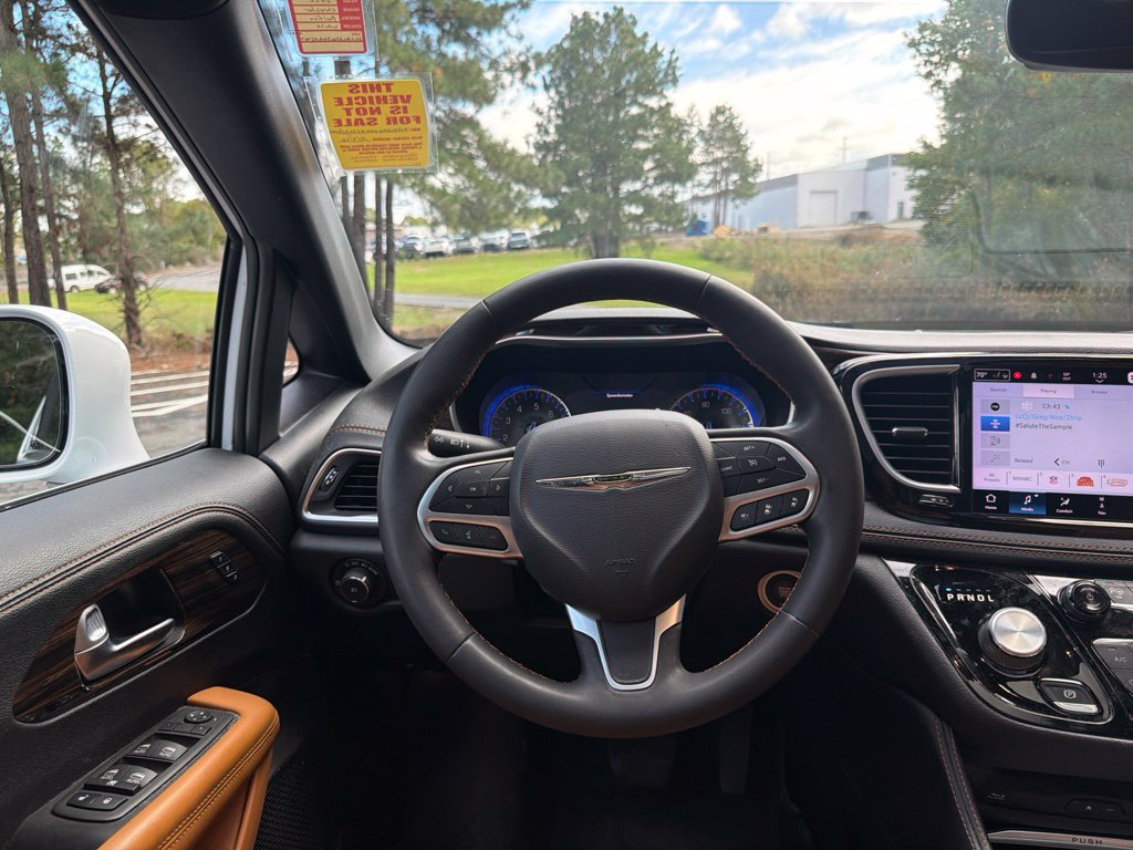 Used 2022 Chrysler Pacifica Pinnacle AWD/4WD image 9