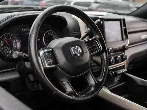 Used 2019 RAM 2500 Laramie w/ Black Appearance Package AWD/4WD image 18