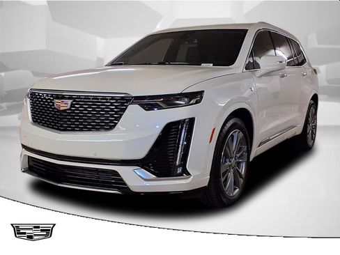 Used 2025 Cadillac XT6 Premium Luxury image 1