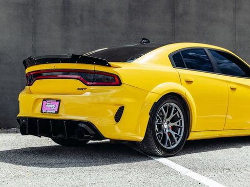 Used 2018 Dodge Charger SRT w/ Technology Group RWD image 51