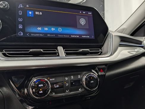 New 2026 Chevrolet Trax LT w/ LT Convenience Package FWD image 22